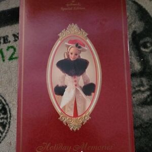 Mattel Barbie Hallmark Special Edition 1910 "Holiday Memories Barbie" 1995 14106